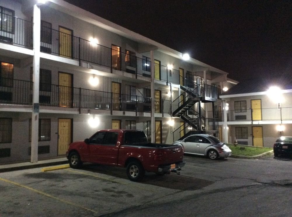 Motel 6 San Antonio, Tx I-35 North Corridor Экстерьер фото